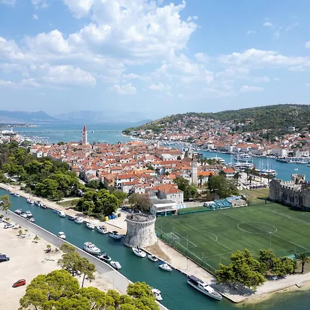 With Parking Space - 23979 Apartman Trogir