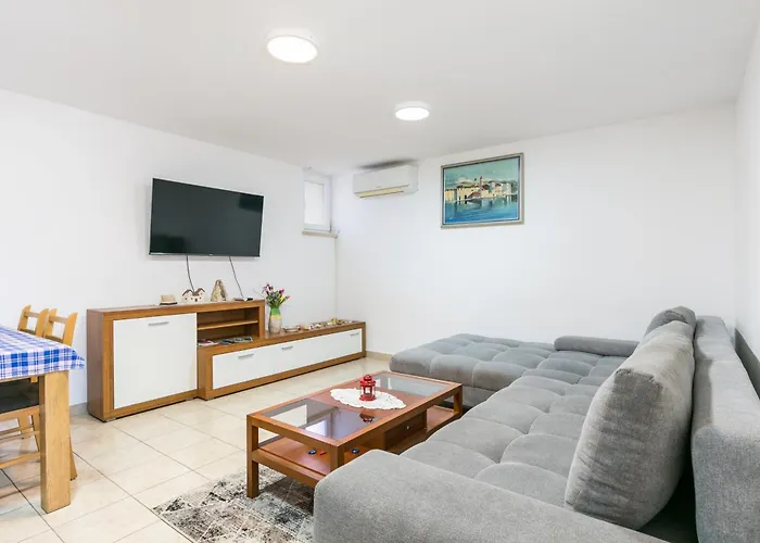 With Parking Space - 23979 Apartman Trogir