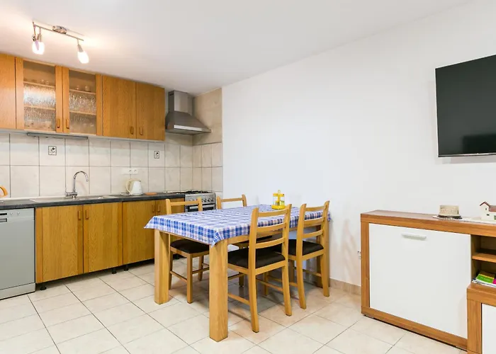 Apartman With Parking Space - 23979 *